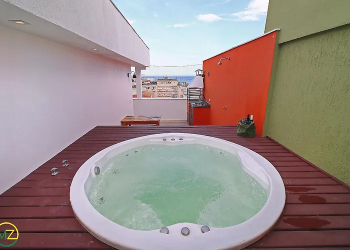 Cobertura Moderna De 3 Quartos Com Jacuzzi E Bbq