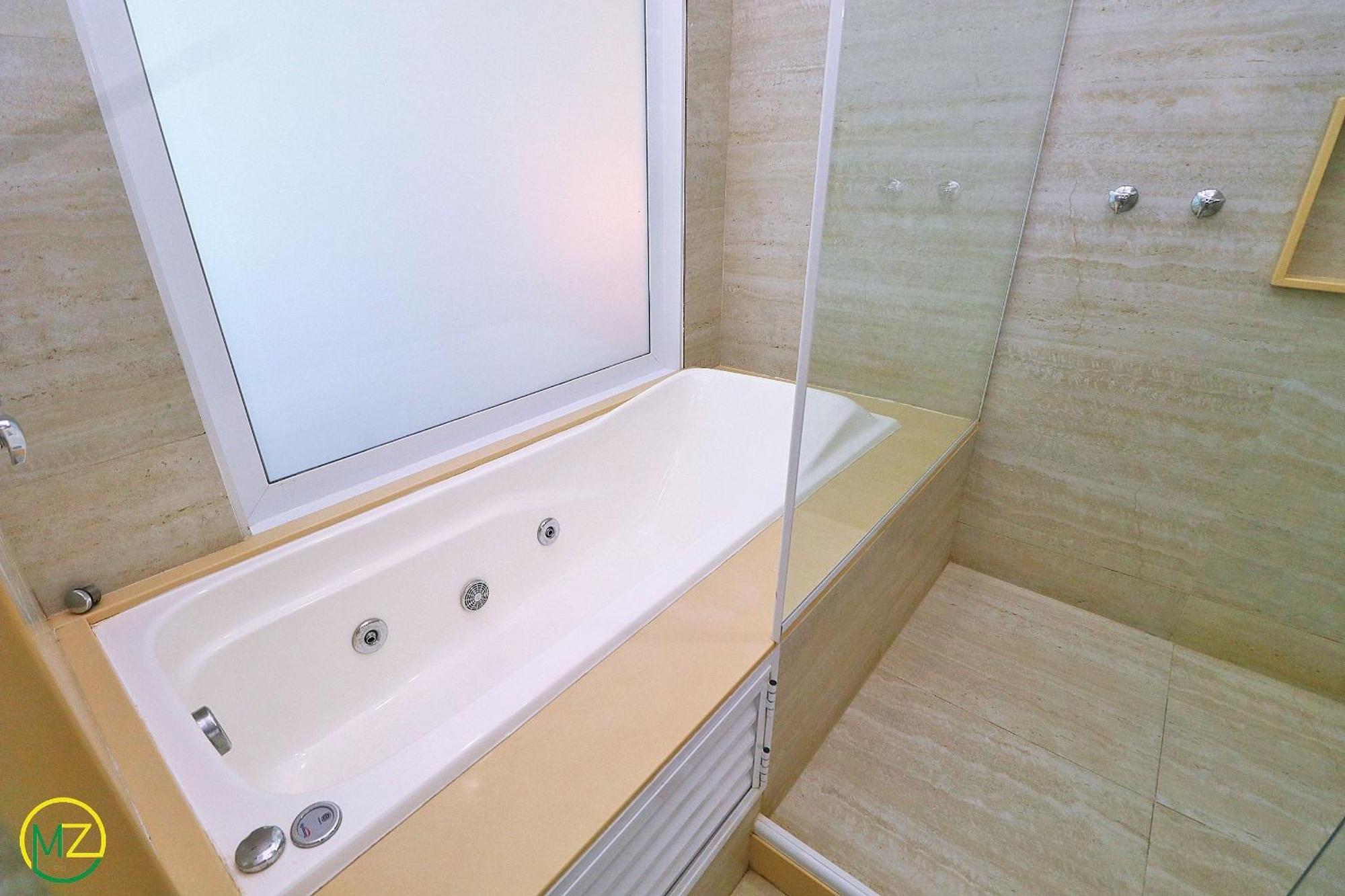 Cobertura Moderna De 3 Quartos Com Jacuzzi E Bbq